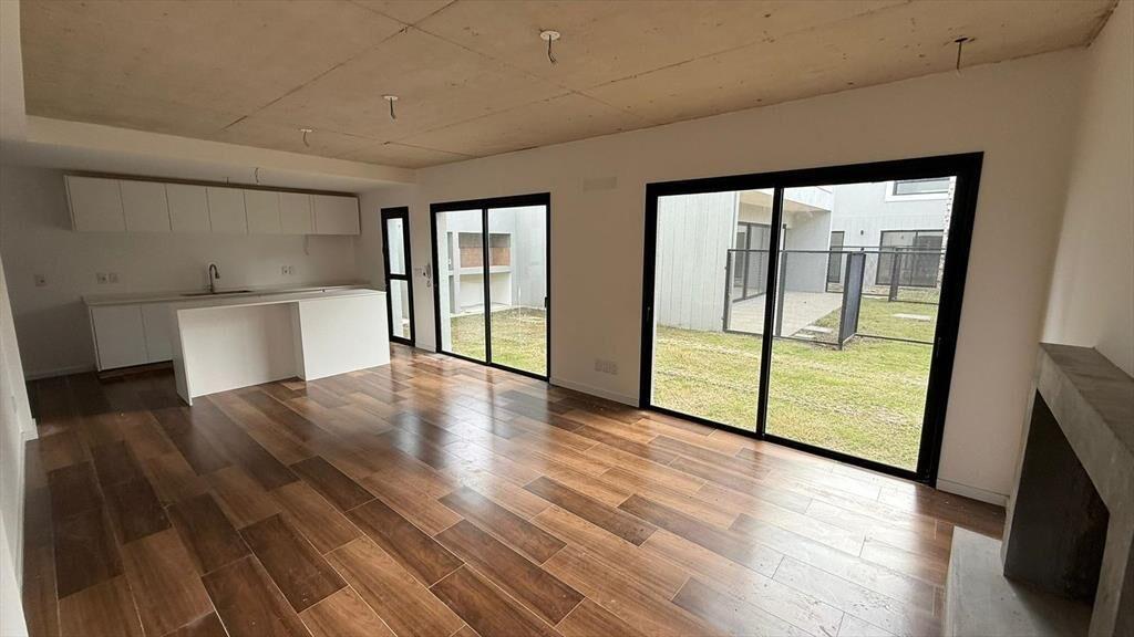 Casa en barra de carrasco, 3 dorm, gge, patio, losa, estren