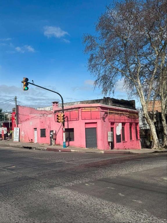 LOCAL COMERCIAL EN ALQUILER | ESQUINA SAN MARTÍN Y JOSÉ BAT