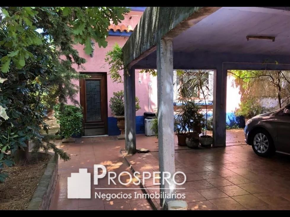 AL485/3 Venta Casa 3 Dorm, Perez Castellanos cochera/parrill
