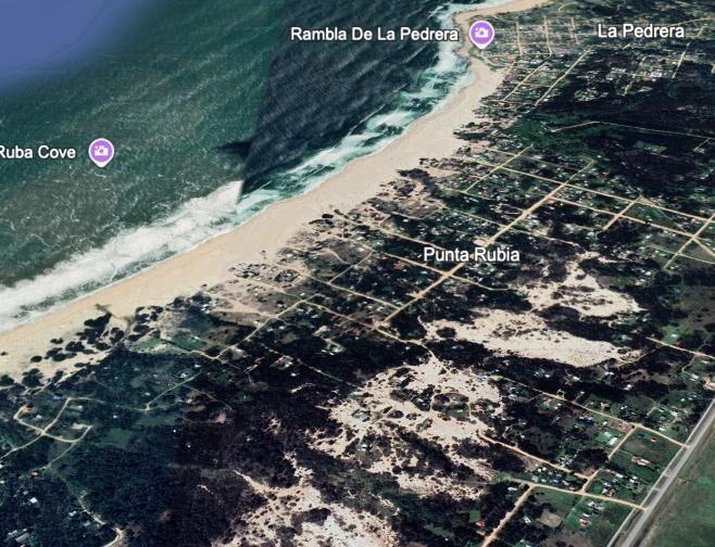 LOTE EN VENTA JUNTO AL MAR EN PUNTA RUBIA