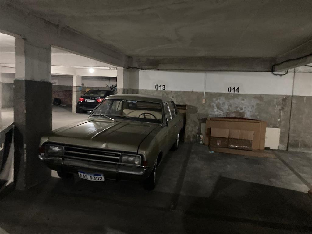 Venta Cochera en F.Vidal y S.Antuña,Punta Carretas 11m2