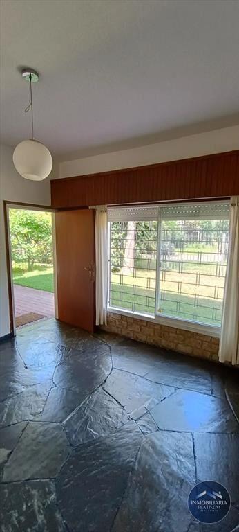 Casa en alquiler c/ cochera en Carrasco Norte