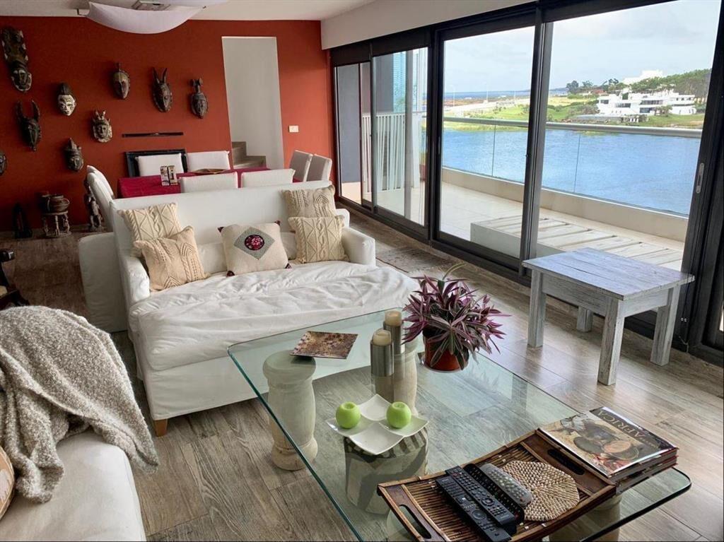 Venta Apartamento 4 dormitorios Mansa