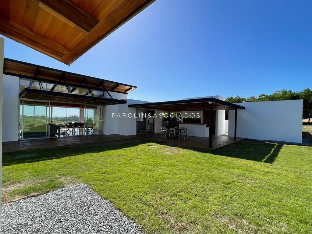 Casa en venta de 4 dormitorios en Pueblo MÃo,