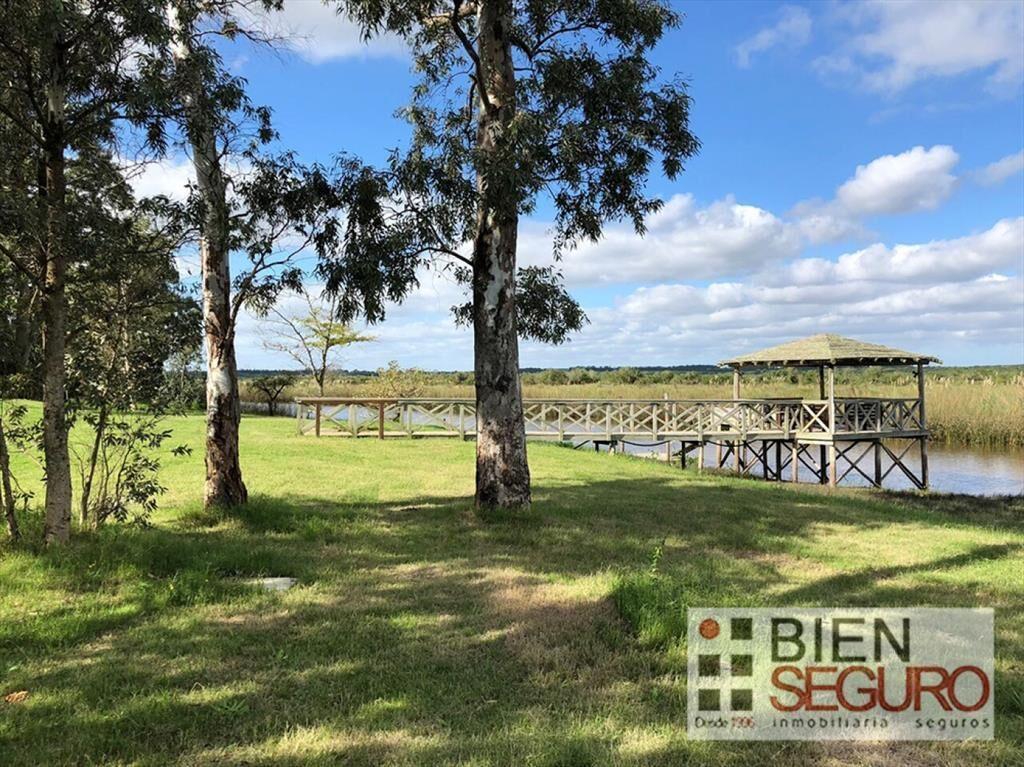 Chacra de 9,23 hás con costa navegable, en venta en Las Bru