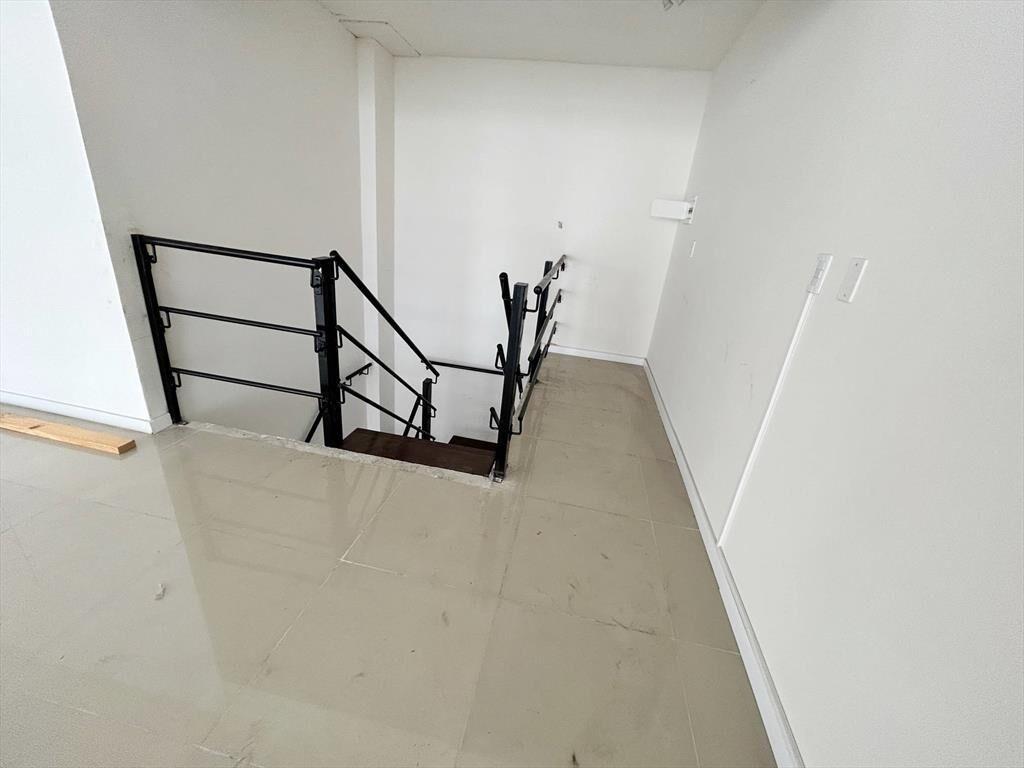 Alquiler - Oficina en 2 plantas, 180 m2 frente al Clínicas -