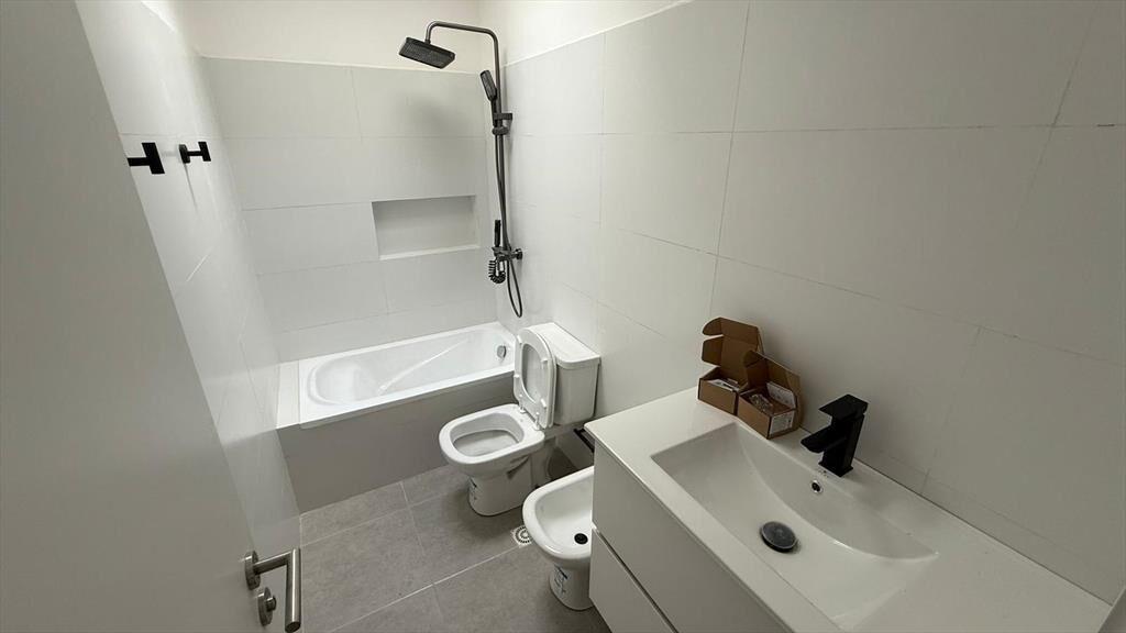 Casa en barra de carrasco, 3 dorm, gge, patio, losa, estren