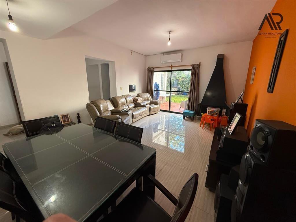 Casa en venta c/ cochera en Barrio Sur