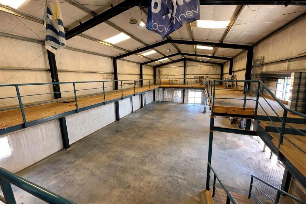 Venta local comercial de 5234 m2 sobre Av. Eugenio Garzón