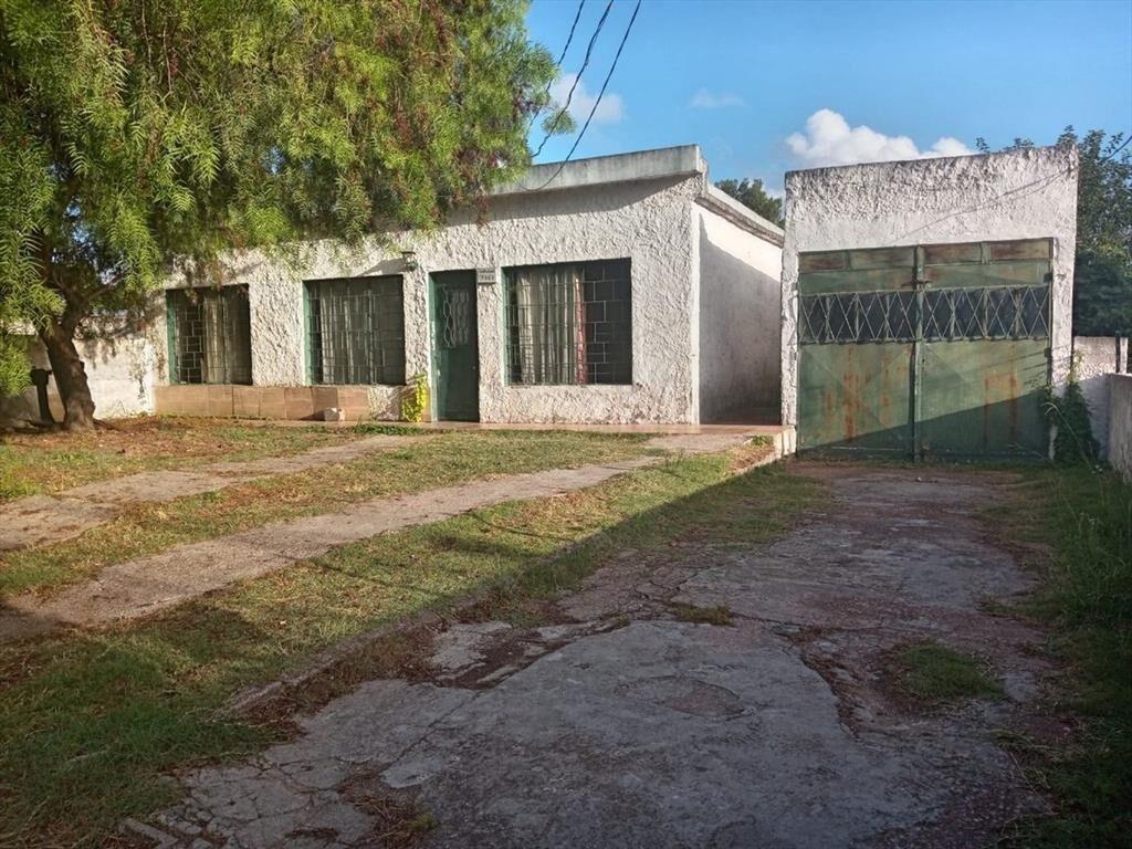 Venta casas 5 dormitorios + cochera en Pta Rieles