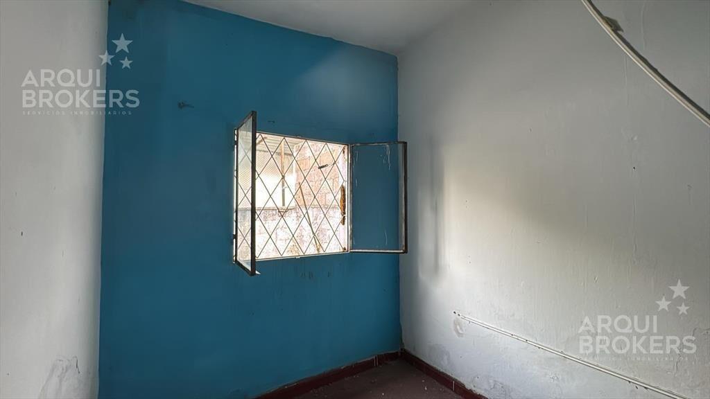 Casa de dos dormitorios en venta en Manga - 002