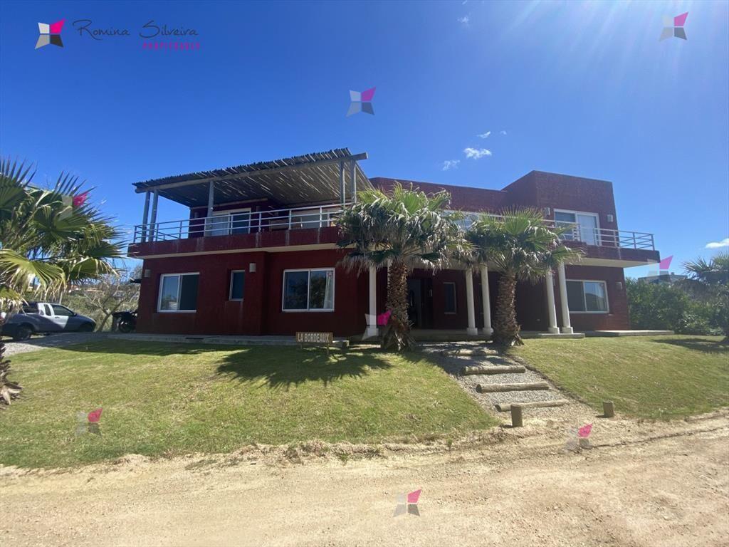 Casa en venta - Punta Piedras