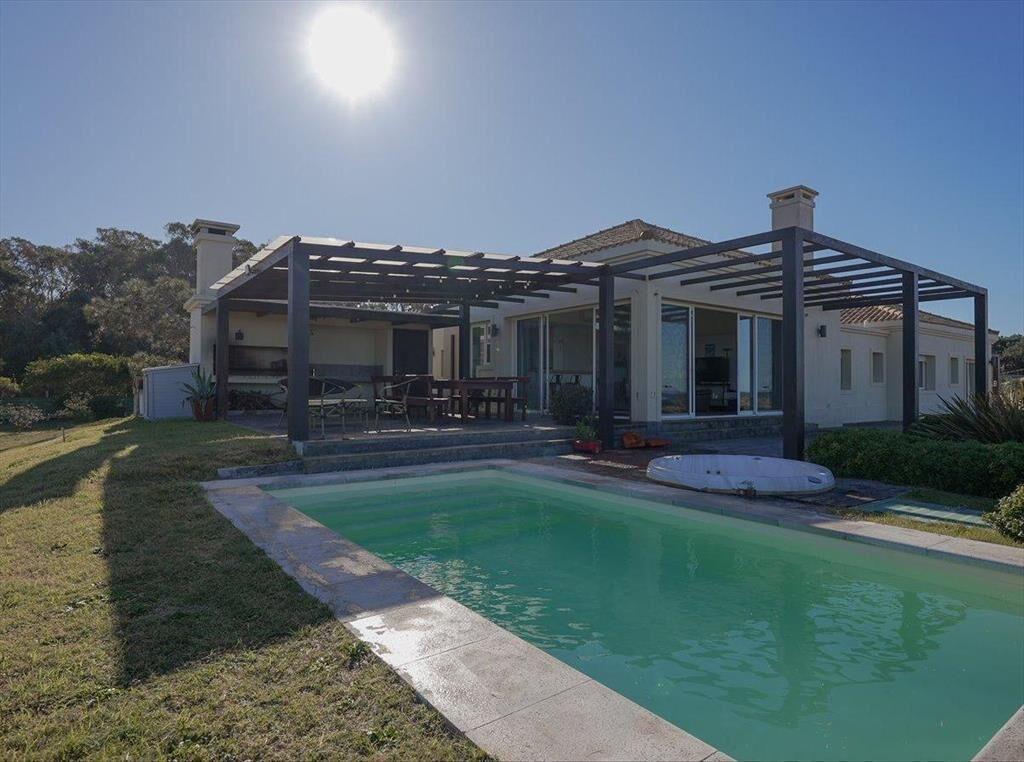 Venta de Casa Frente al Mar, 3 dormitorios,piscina, jacuzzi