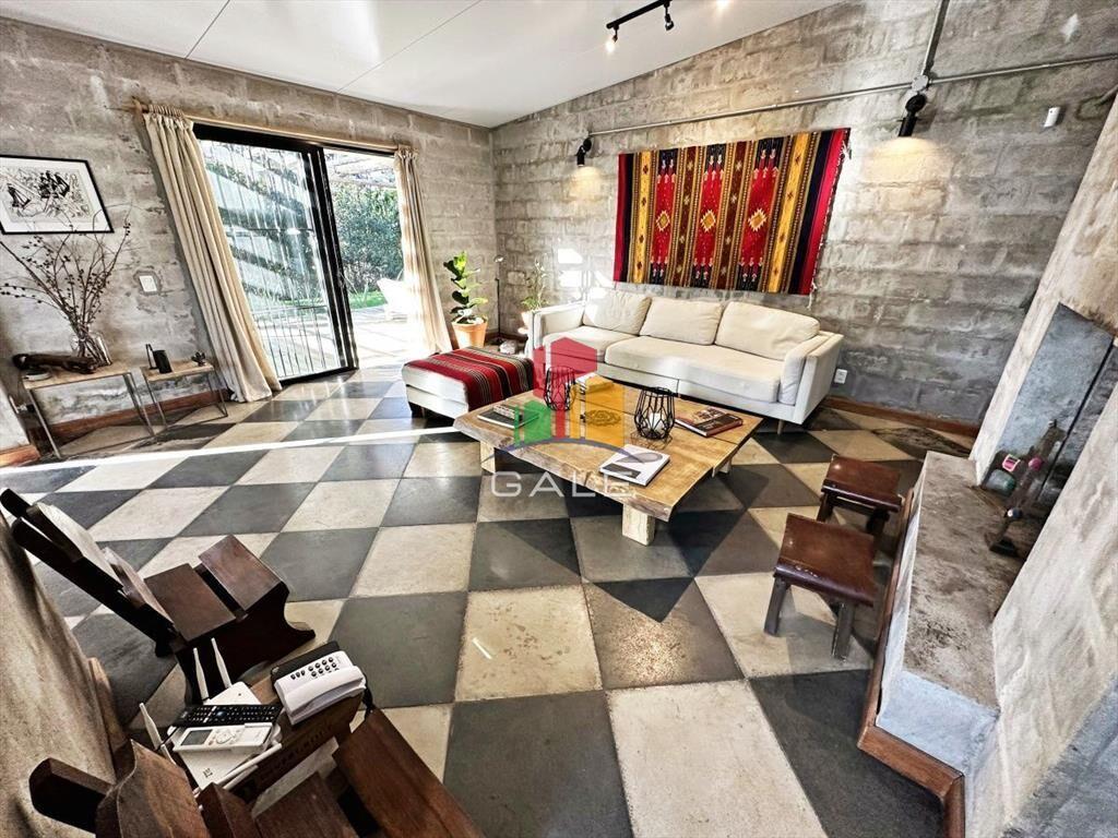 Casa en alquiler - Burnett