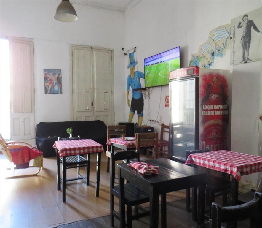 Venta casa hostal quince (15) dormitorios- Ciudad Vieja