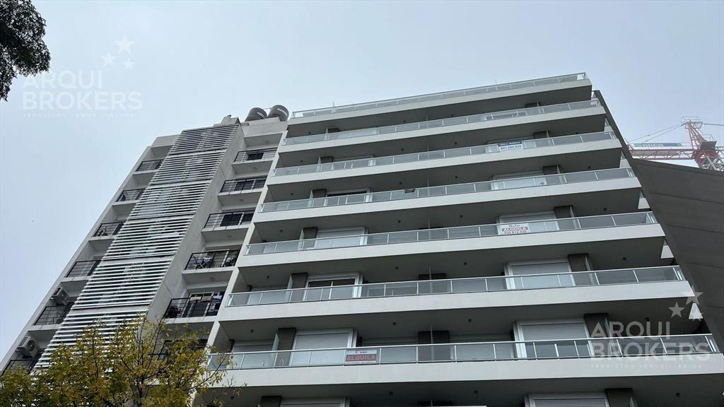 Venta local comercial en Tres Cruces - 001
