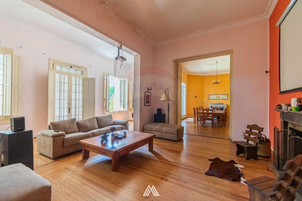 VENTA CASA DE ESTILO, SOBRE AV BUSCHENTAL, PRADO