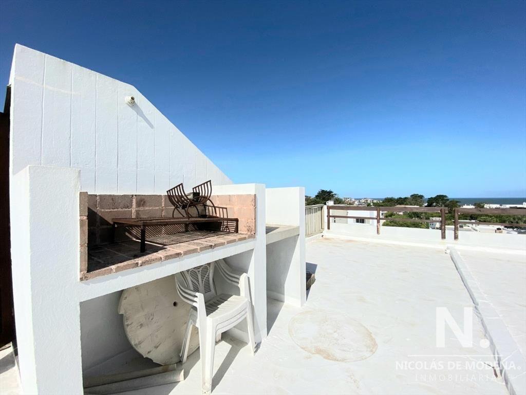 Apartamento de dos dormitorios en Manantiales - Parrillero