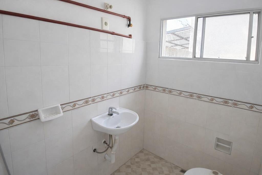 Casa a restaurar con renta actual
