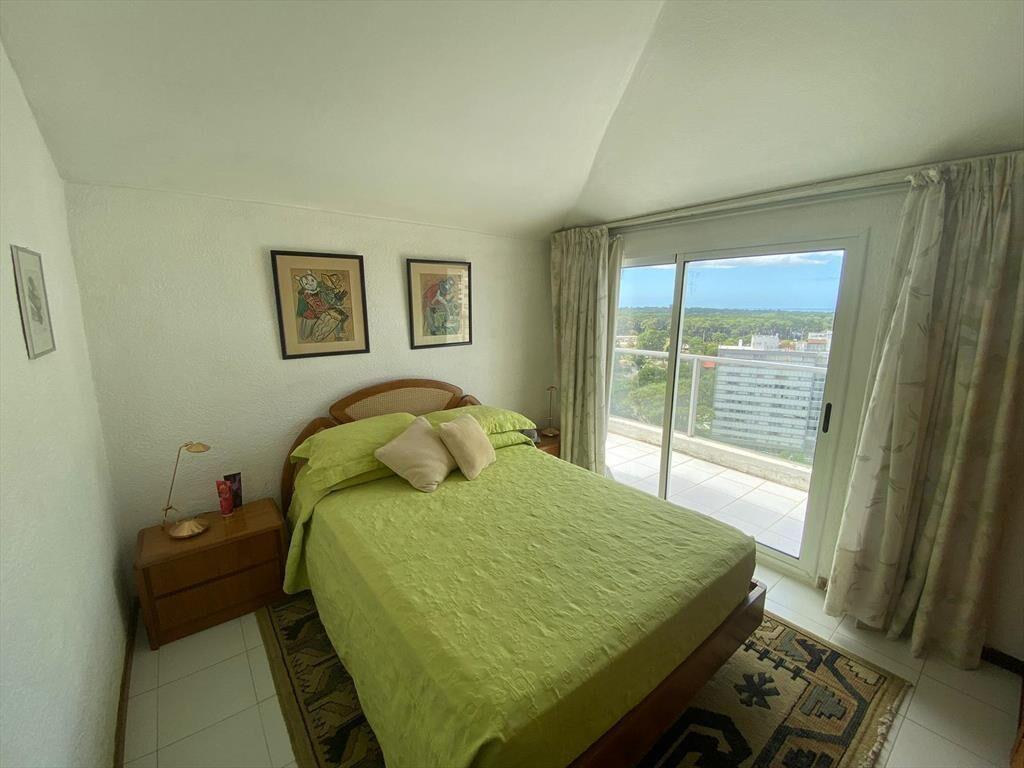 Pent House, Roosevelt y Parada 14, 171 m2, gge x2 !!