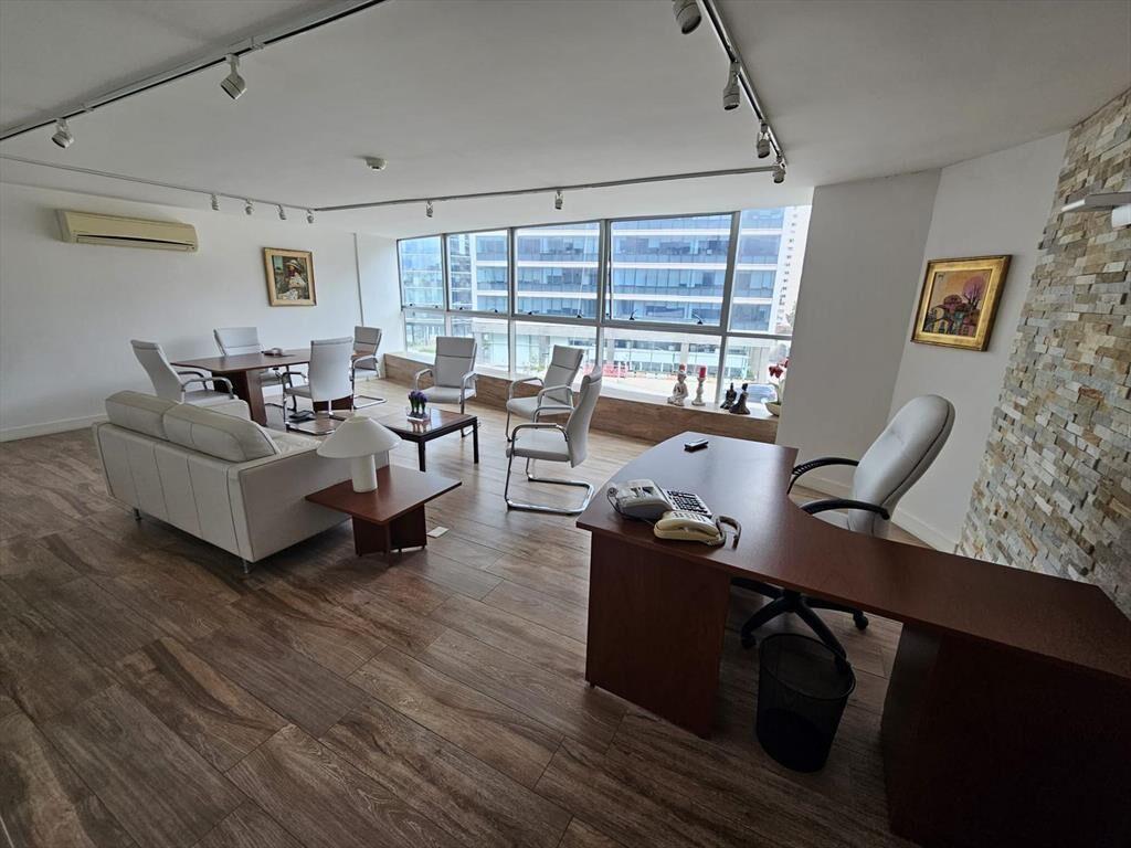 Próximo a Montevideo Shopping: ¡gran oficina de 100m² nueva