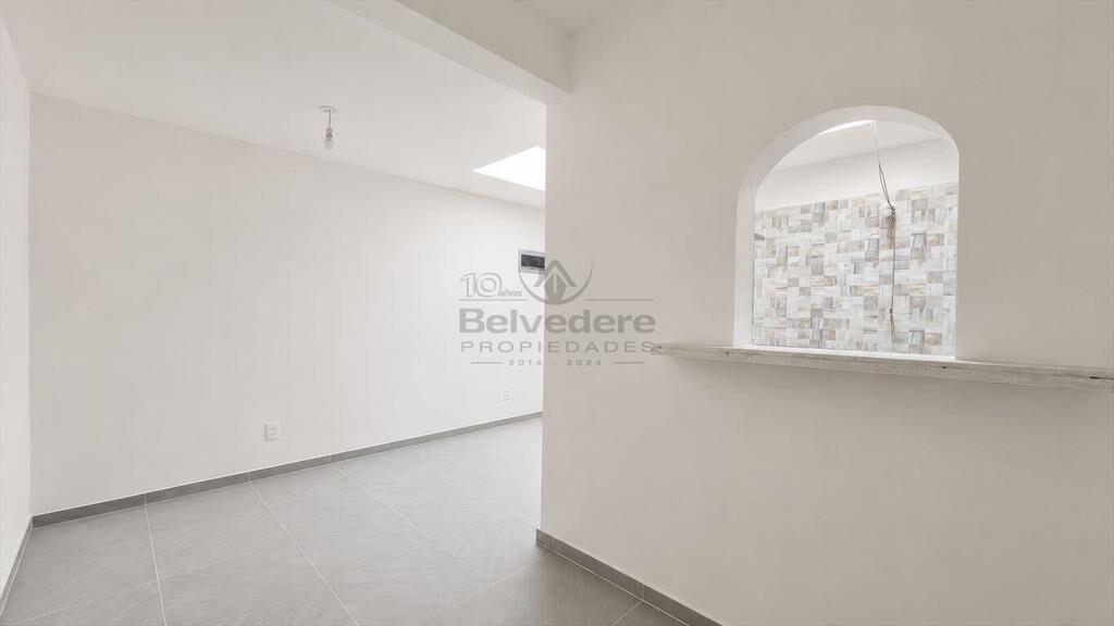 Apartamento reciclado dos dormitorios Cerro Ref. 203