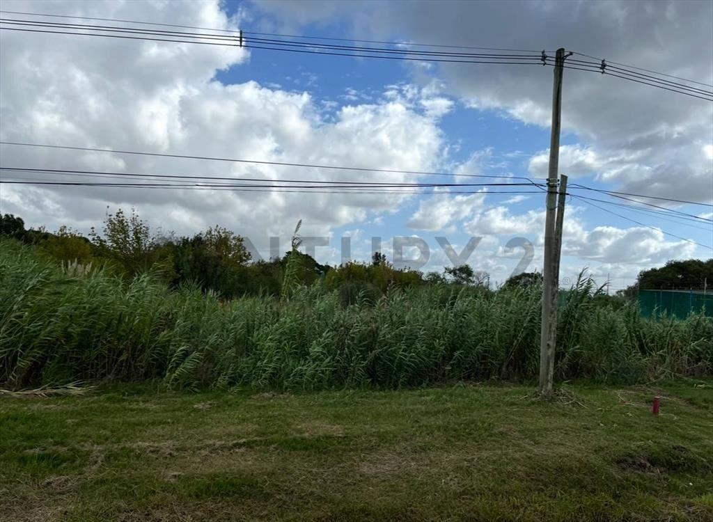 Venta de terreno sobre Ruta 8, ideal Galpón 179.900 +fina...