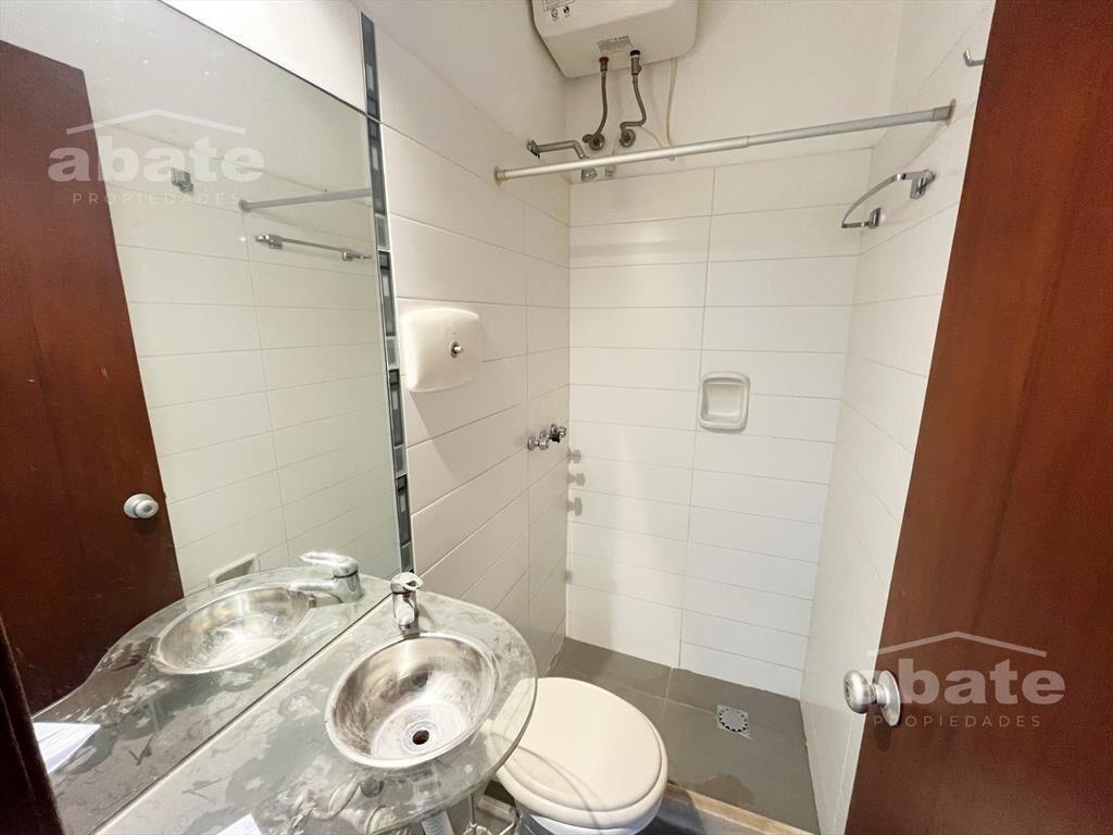 Venta de Casa 3 Dorm y Garage - Pocitos Nuevo