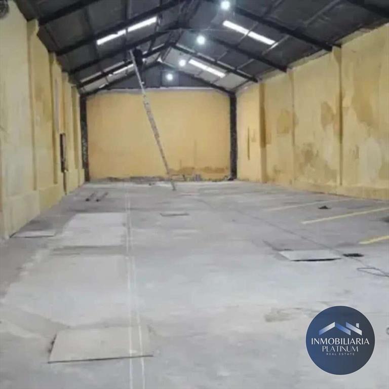 3 apartamentos y Galpón con renta Paso Molino