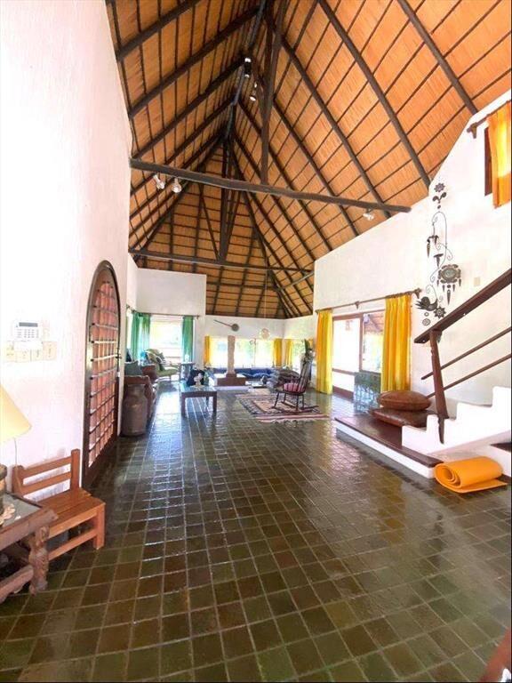 Alquiler Casa de 4 dormitorios + servicio con 3000m2 de par