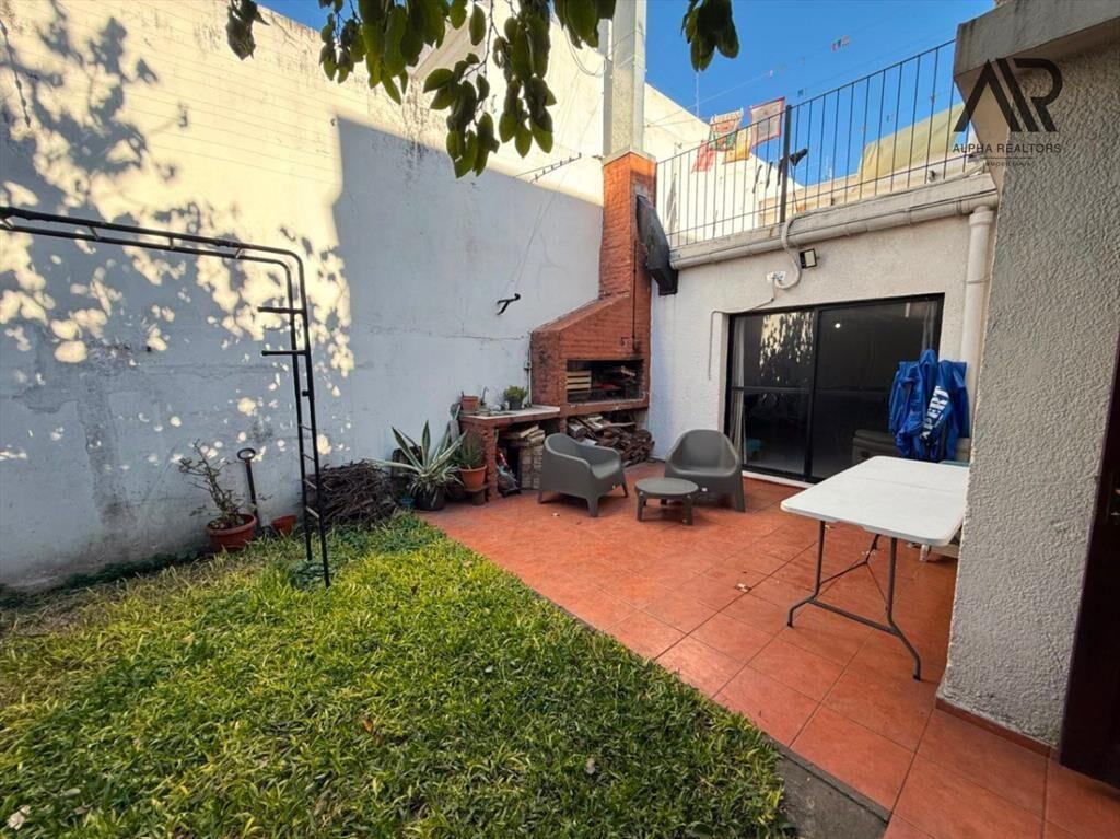 Casa en venta c/ cochera en Barrio Sur