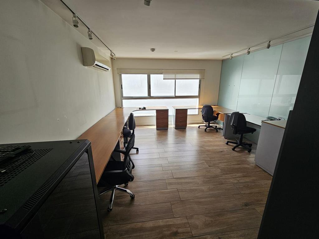 Próximo a Montevideo Shopping: ¡gran oficina de 100m² nueva