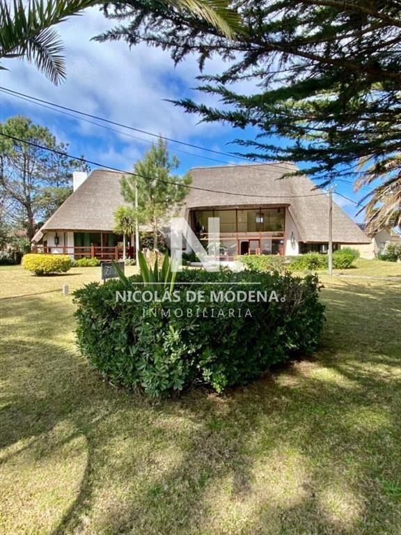 Gran chalet en venta a metros de Palaya Brava