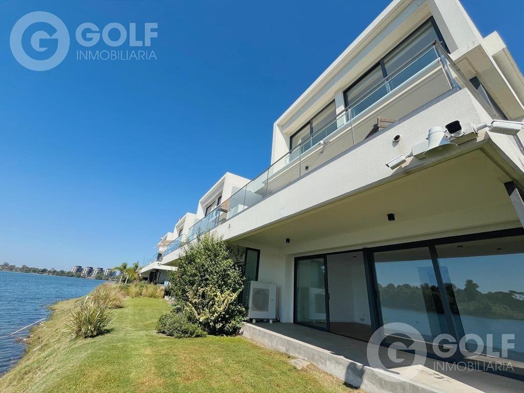 Venta de Villa de 4 dormitorios en Carrasco Boating