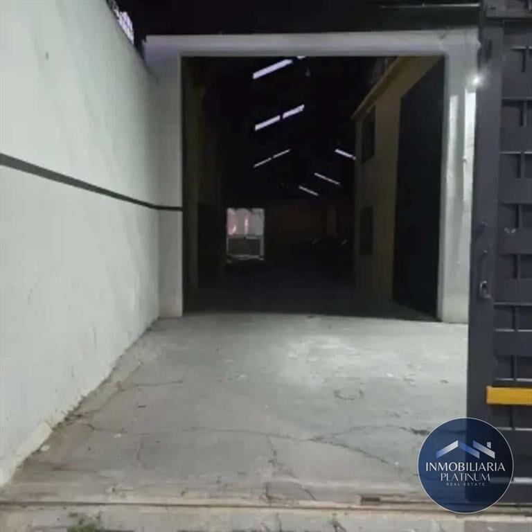 3 apartamentos y Galpón con renta Paso Molino
