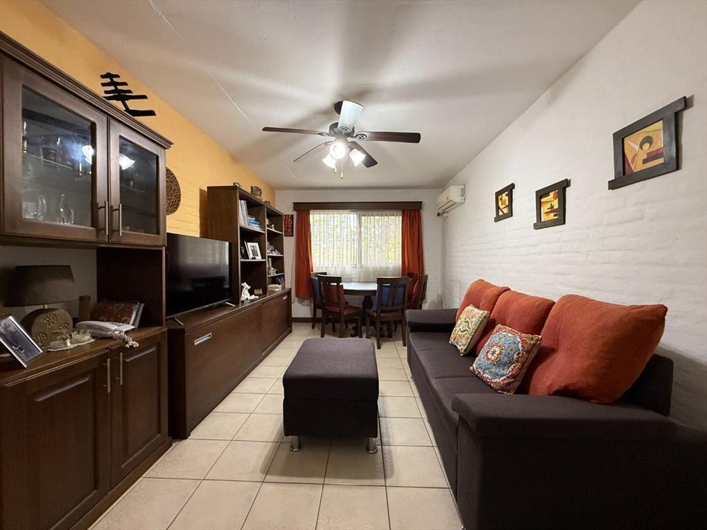 VENTA Apartamento 2 Dormitorios Villa Colon