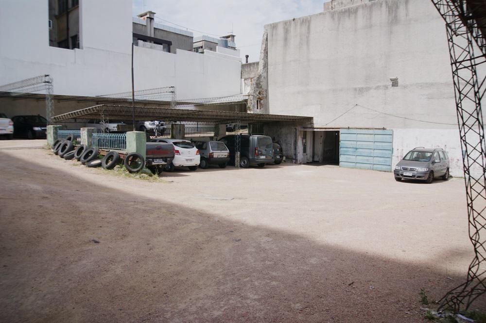 Tres padrones: Parking, local y apartamento