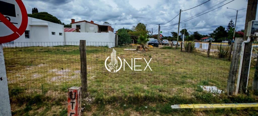 Se alquila terreno en Villa Argentina.