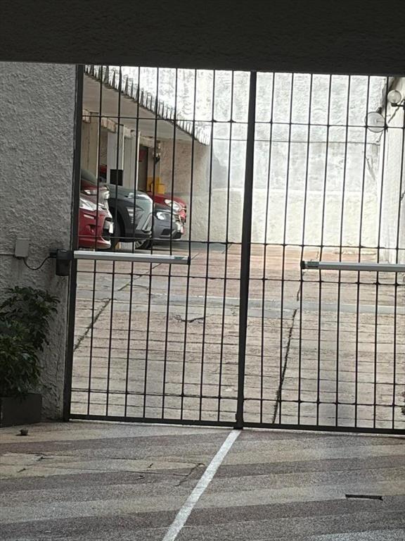 Vendo Cochera con renta, en Pocitos