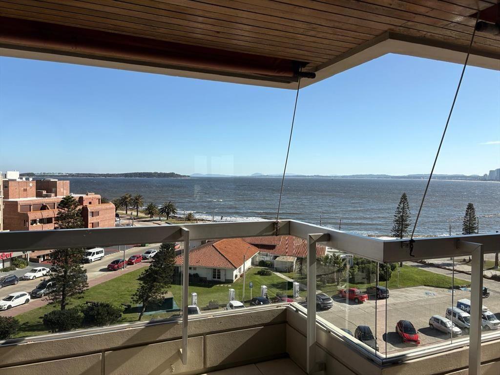 Apartamento en alquiler Anual playa mansa