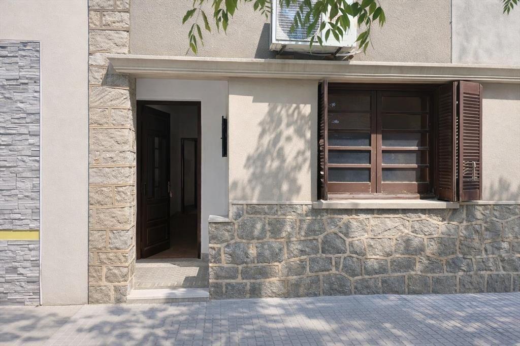 Casa a restaurar con renta actual