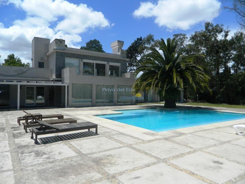 Moderna Casa de 4 Dormitorios en el Golf - Punta