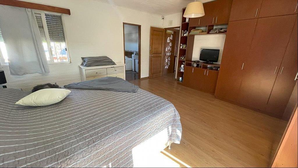 Casa en venta de 4 dormitorios en playa mansa con piscina,