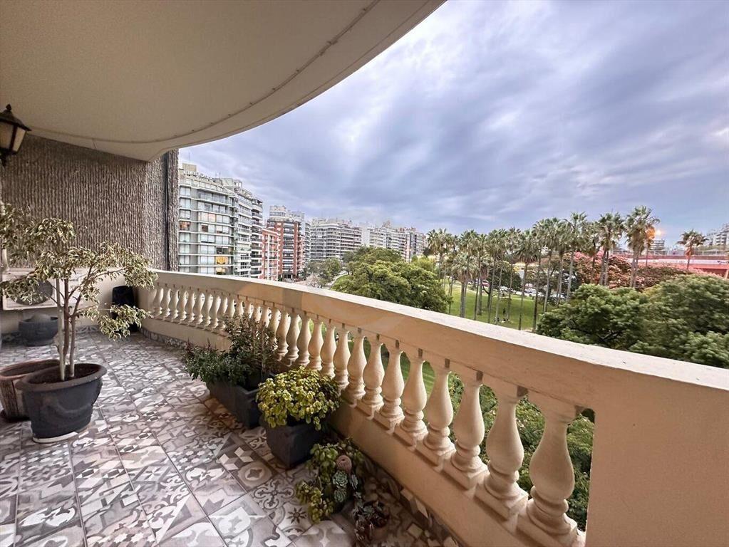 CASATROJA ALQUILER APARTAMENDO DE ESTILO EN VILLA BIARRTIZ