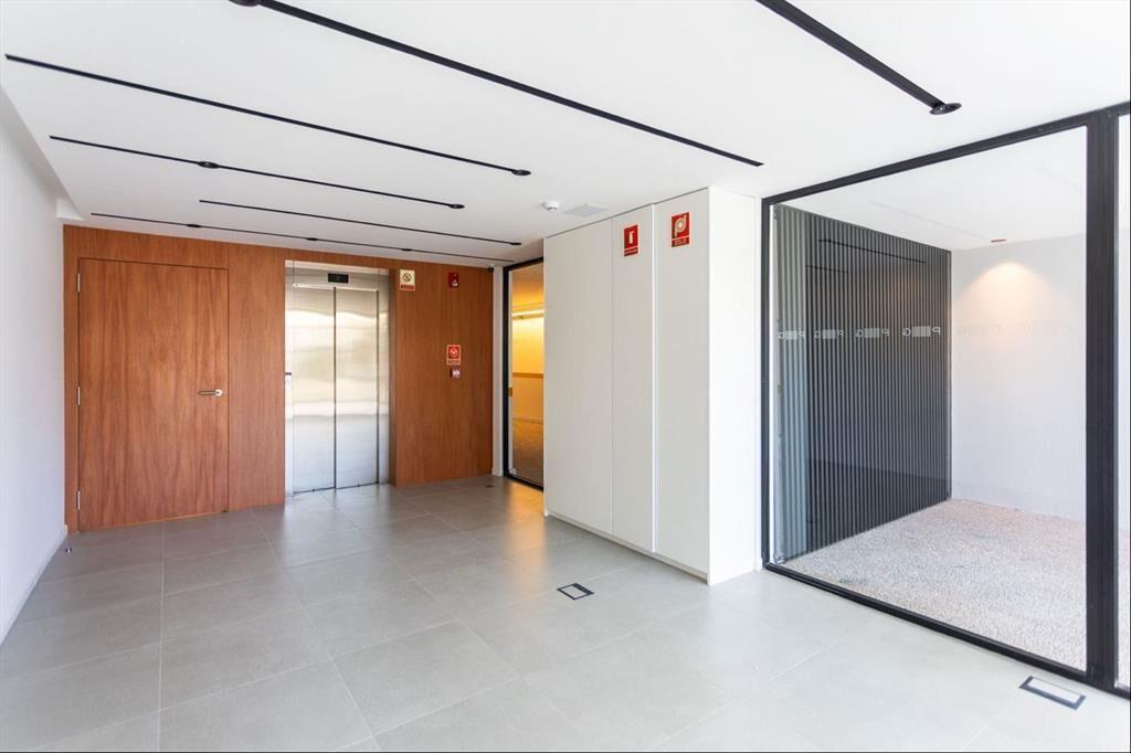 ALQUILER- OFICINA - PUNTA CARRETAS con GARAGES