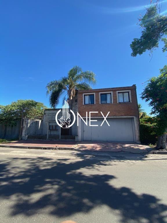 SE VENDE GRAN CASA EN CENTRO DE PAYSANDU