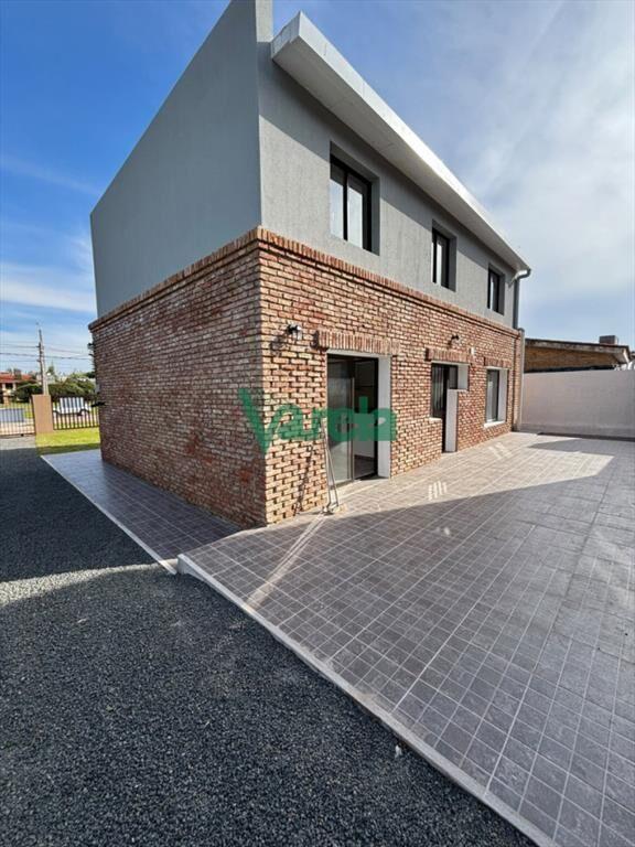 Casa en venta a estrenar en Lomas de Solymar 5 dormitorios