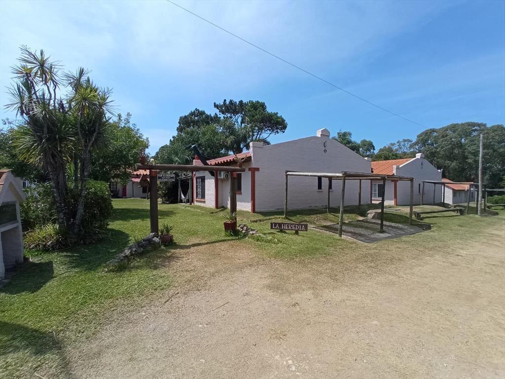 Venta Complejo con 8 Bungalows La Pedrera Rocha