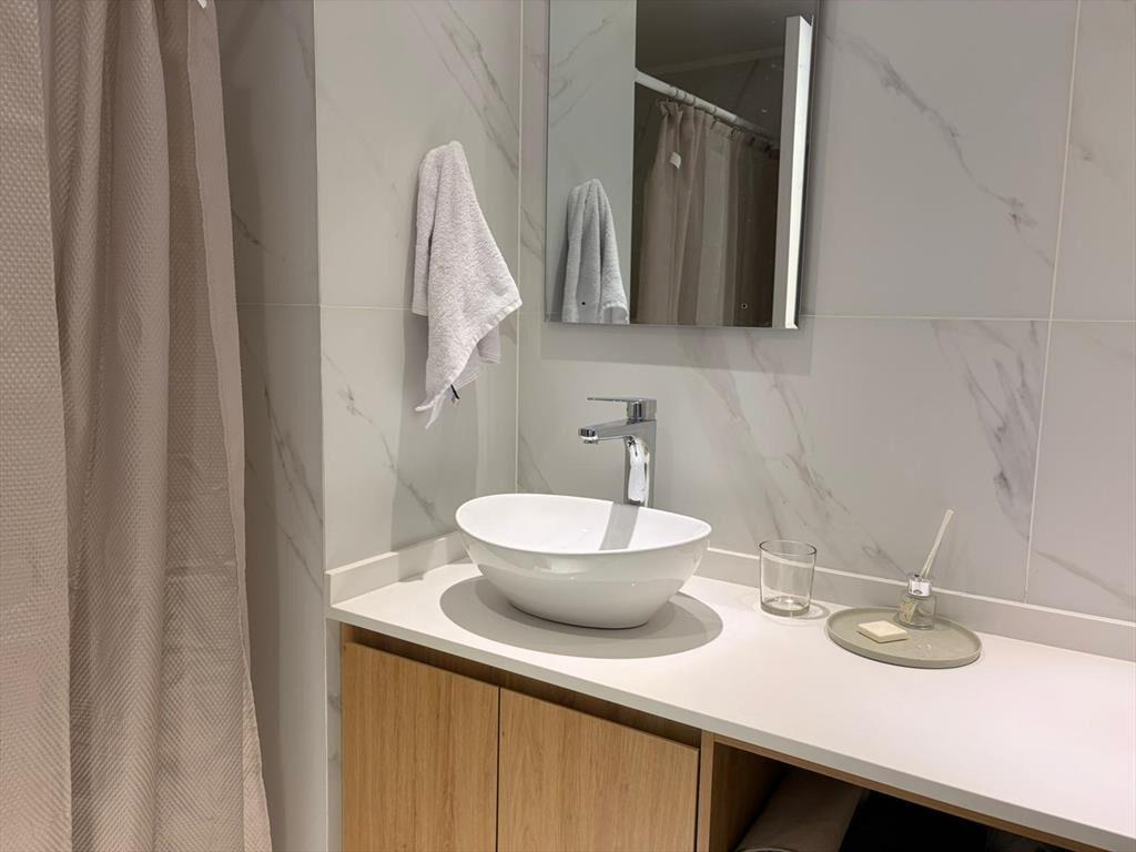 Venta apartamento de 1 dormitorio sobre Av. Roosevelt, Punt