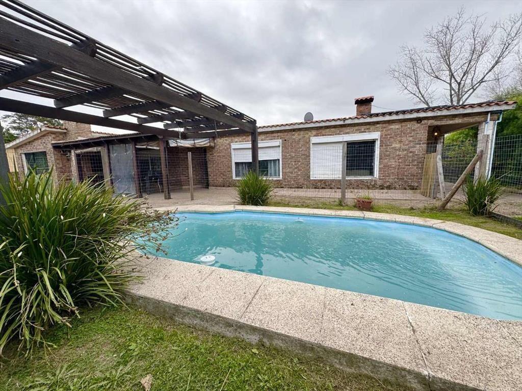Venta Casa 3 Dorm con Piscina en Salinas Sur